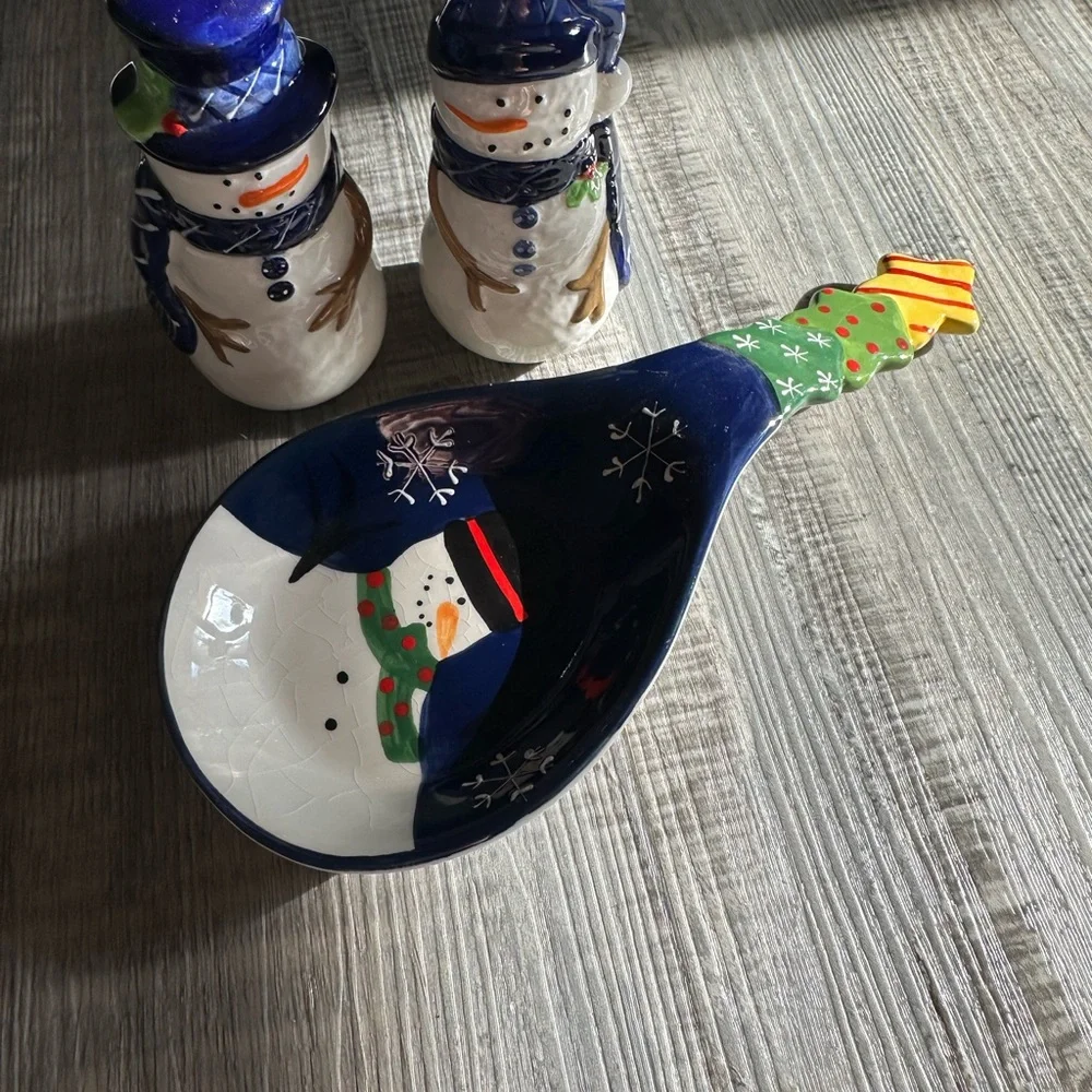 Christmas snowman salt and pepper shaker set and spoon rest